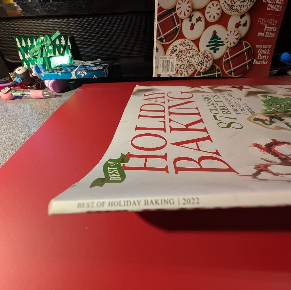 Food Network Holiday & Best of Holiday Baking Magazines - Picture 5 of 10